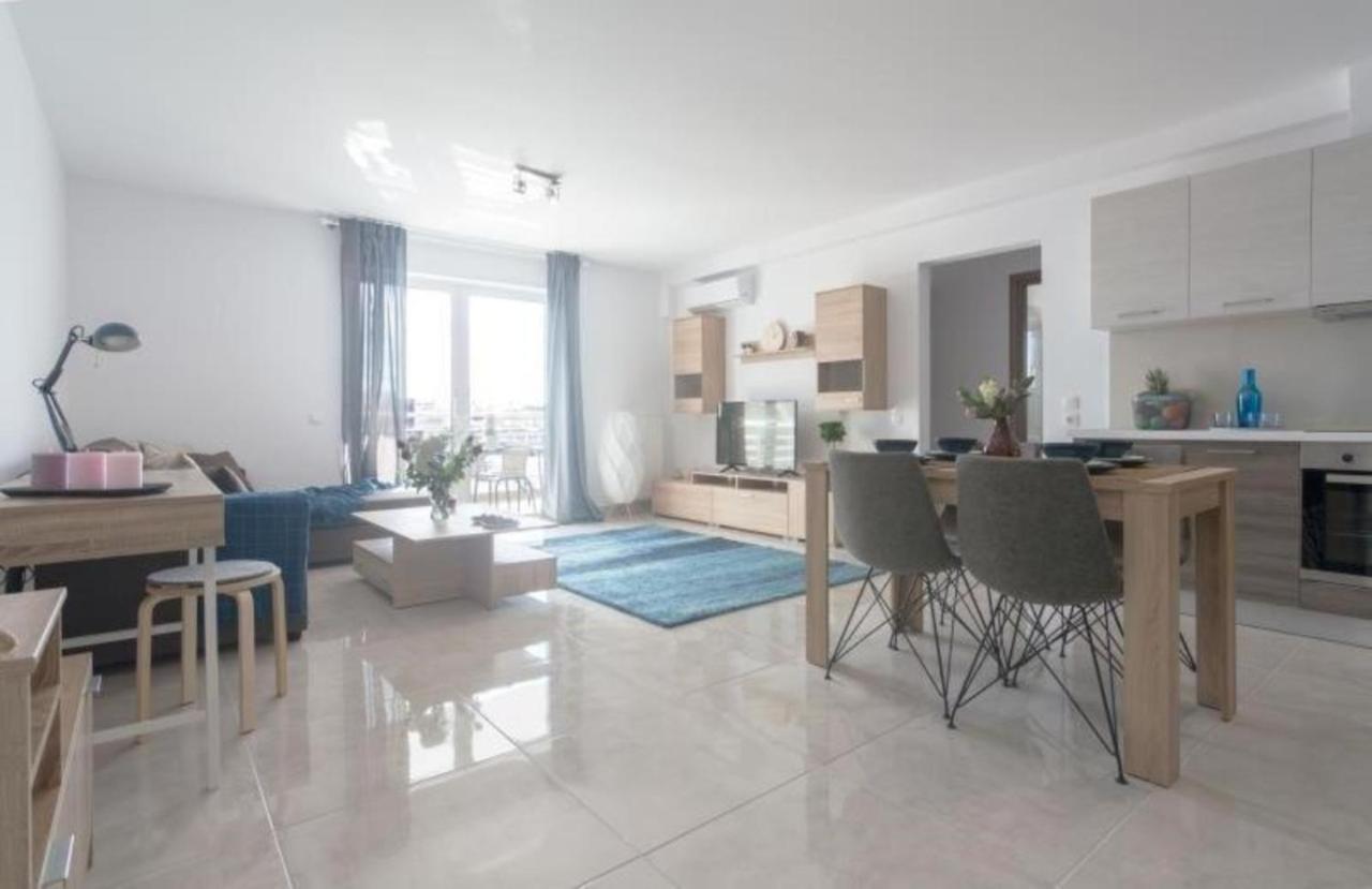 New Spacious Apartment Located In 피레아스 외부 사진